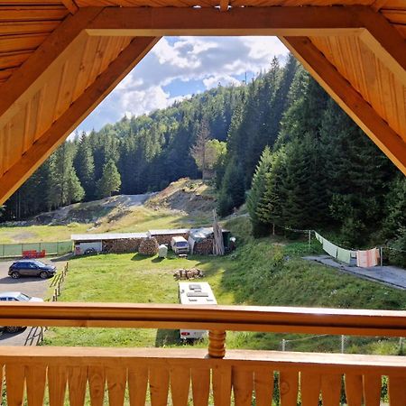 Pensiunea Cota 1200 Piscul Negru Арефу Экстерьер фото