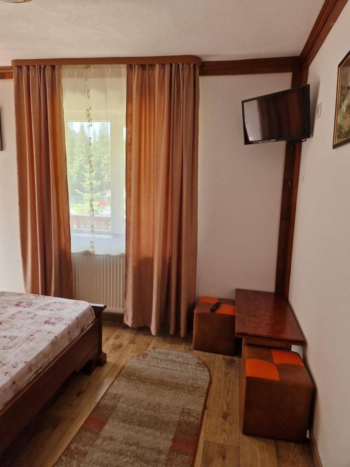 Pensiunea Cota 1200 Piscul Negru Арефу Экстерьер фото